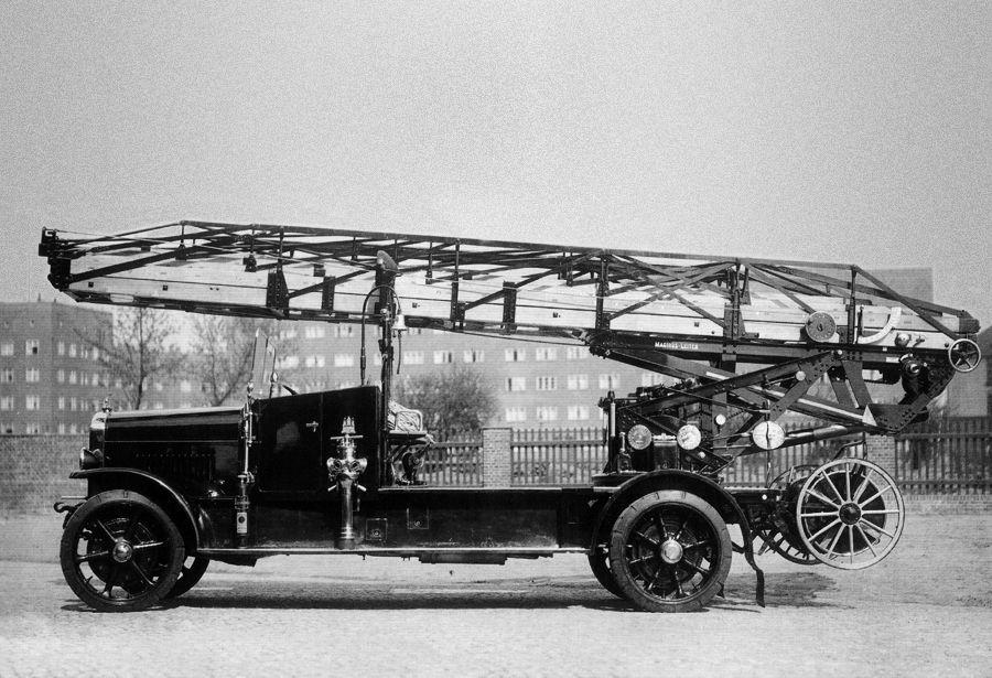  Magirus 3,5-t mit Drehleiter 25+2 1927 года  (фото 1 из 1)